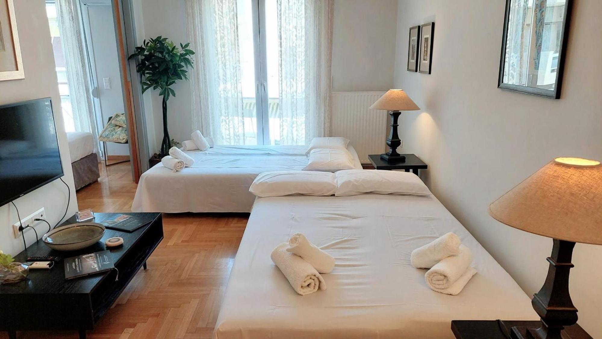 Elegant Apartment In Acropolis Athena Bagian luar foto