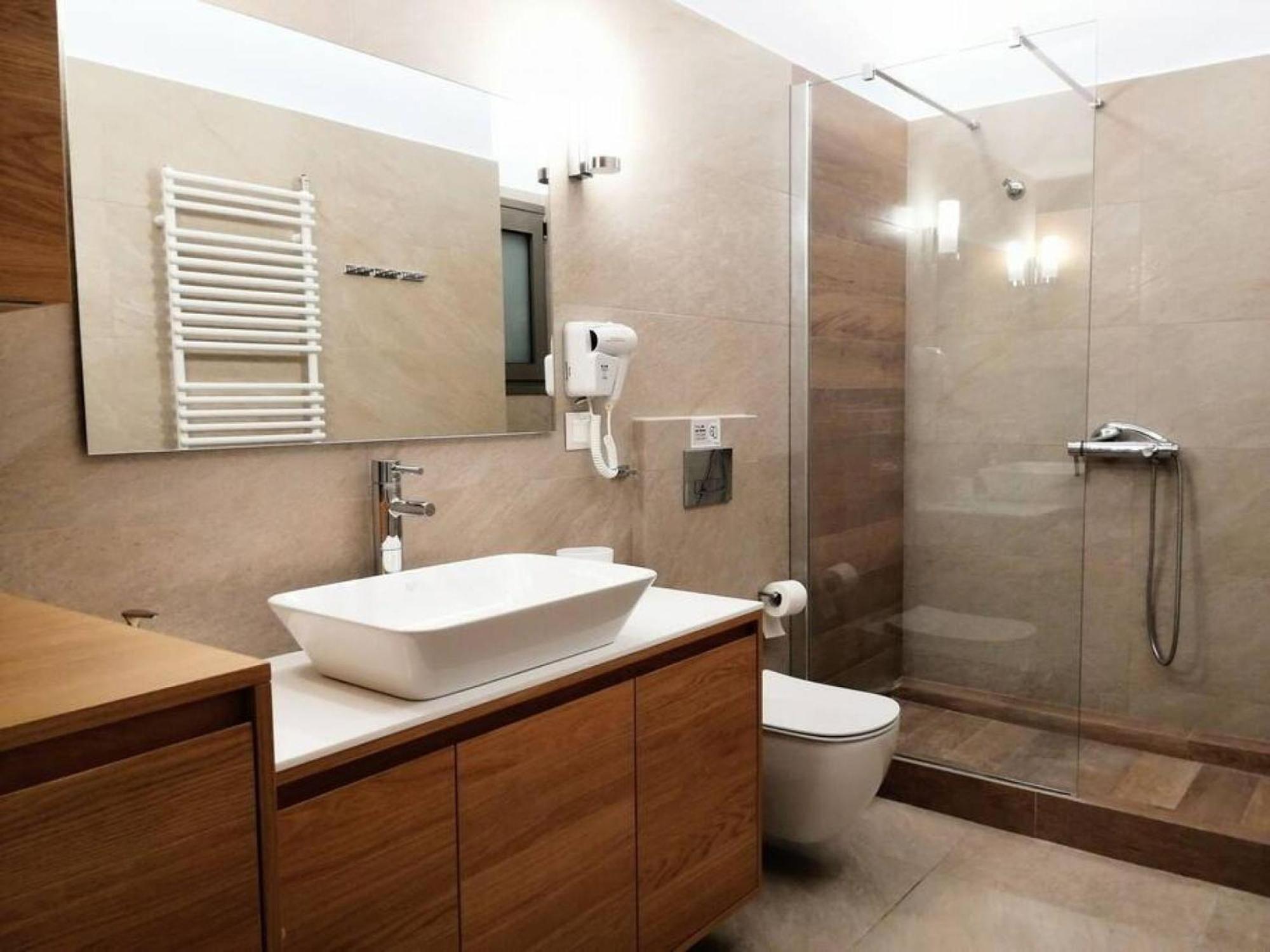 Elegant Apartment In Acropolis Athena Bagian luar foto