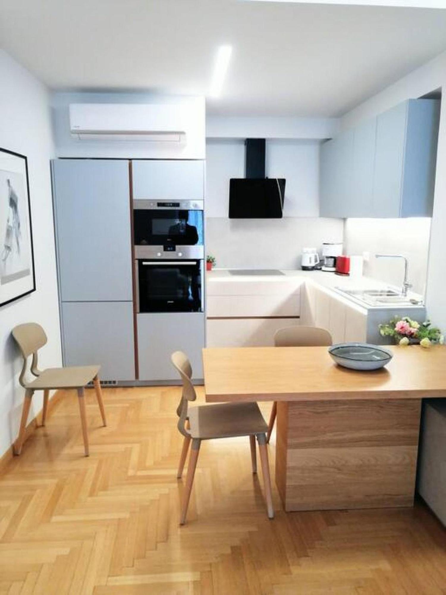 Elegant Apartment In Acropolis Athena Bagian luar foto