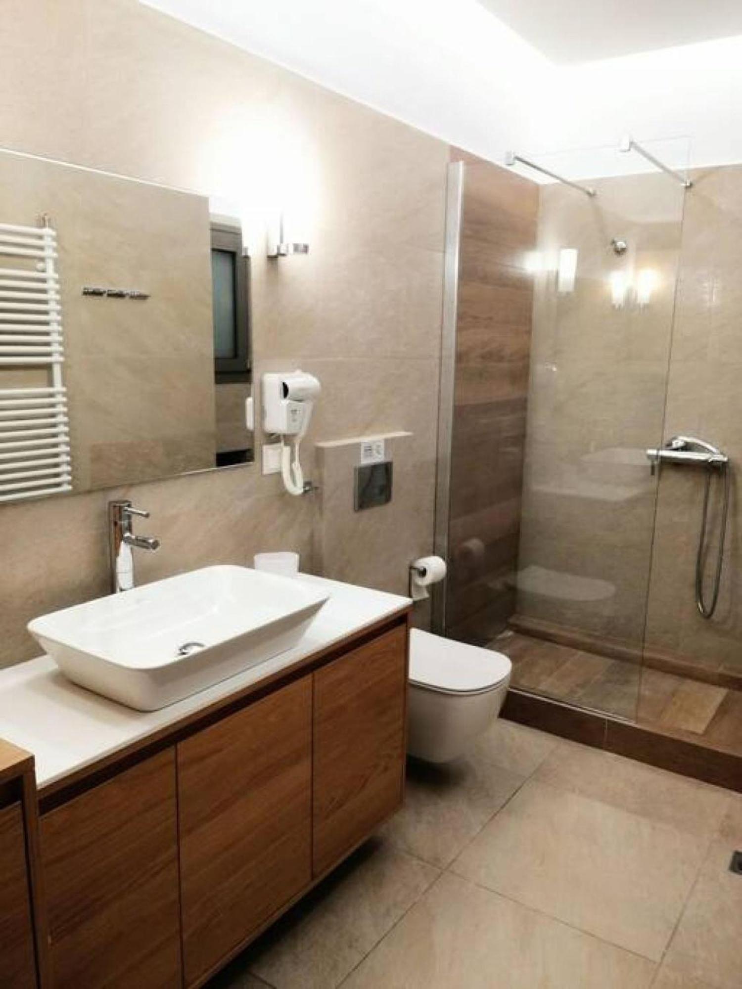 Elegant Apartment In Acropolis Athena Bagian luar foto